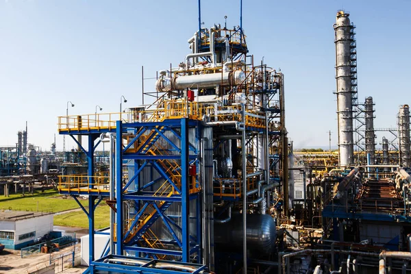 Refinería de petróleo y gas —  Fotos de Stock