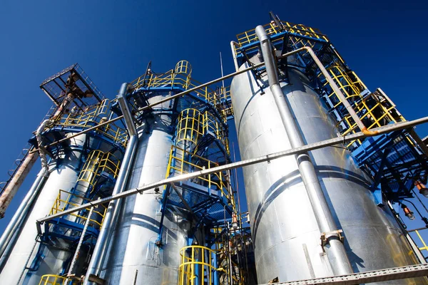 Petrol arıtma donanımları