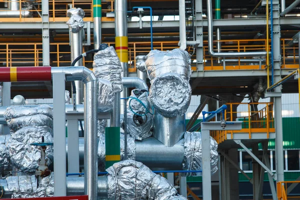 Oil factory. multicolored pipes on the street — Stock Photo, Image