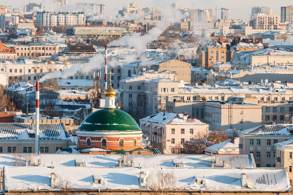 Smoke from pipes in the city — Stock Photo, Image