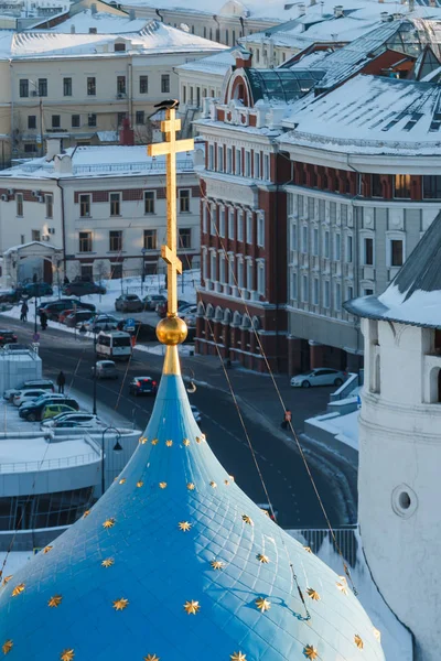 Cúpulas azuis e douradas da Catedral da Anunciação no Kremlin Kazan na Rússia — Fotografia de Stock