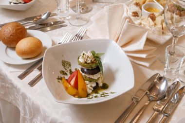 restoranda şenlikli bir tablo