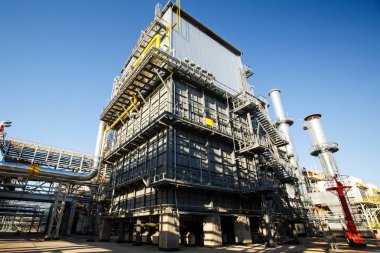 Fabrika borularından duman çıkıyor. Ekolojik sorun kavramı