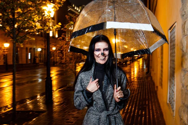 genç kız iskeletin makyajlı. Cadılar Bayramı