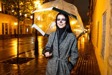 genç kız iskeletin makyajlı. Cadılar Bayramı