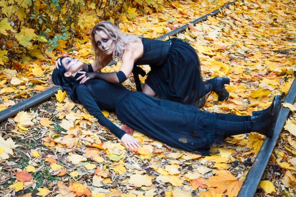 Retrato de una hermosa actriz joven. Hallowen. — Foto de Stock