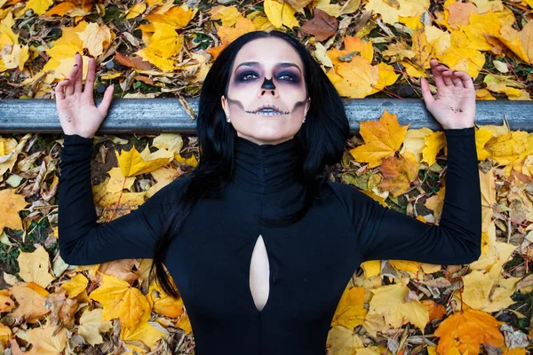 Portrét krásné mladé herečky. Hallowen — Stock fotografie