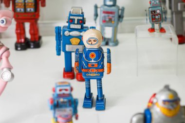 Kazan, Rusya Federasyonu - Mart, 2018: bir dizi küçük antik robotları sergi 