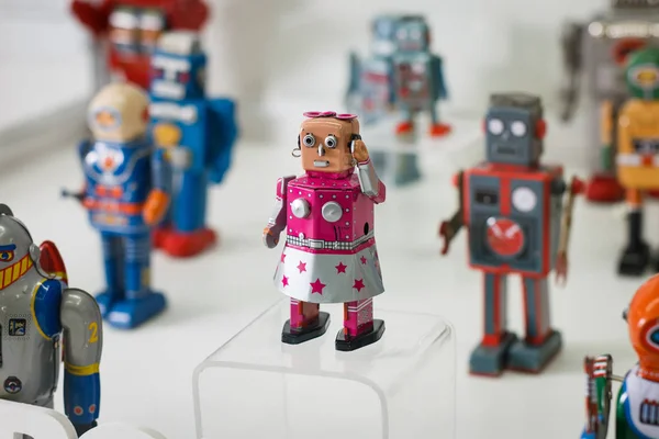 Kazan, Rusya Federasyonu - Mart, 2018: bir dizi küçük antik robotları sergi 