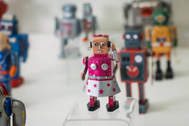 Kazan, Rusya Federasyonu - Mart, 2018: bir dizi küçük antik robotları sergi 