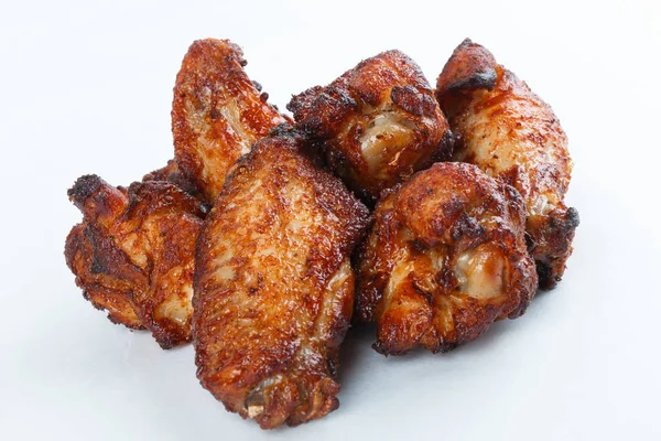 Sayap dan kaki ayam diisolasi, sayap chiken panggang BBQ — Stok Foto