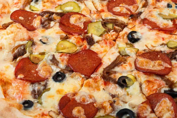 Leckeres italienisches Essen. Pizzaschinken aus nächster Nähe. Foto zum Menü — Stockfoto