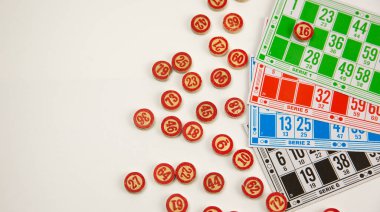 Metin alanı olan bayraklar ve dergiler için masa loto oyunu