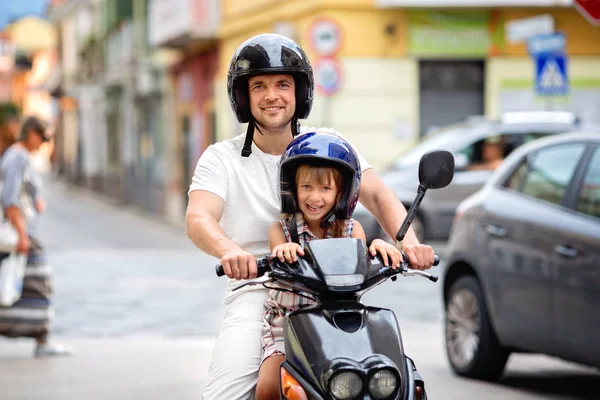 Familia, concepto de crianza — Foto de Stock