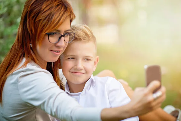 Famiglia, concetto estivo — Foto Stock