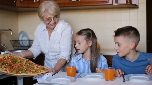 家族および食糧の概念 — ストック動画