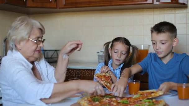 Conceito de família e parentalidade — Vídeo de Stock