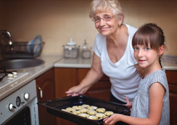 Cooking Fun Happy Grandmother Cute Granddaughter Cooking Cakes Kitchen — Stock Photo, Image
