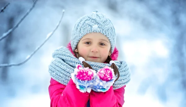 Closeup Winter Portrait Cute Little Girl Playing Having Fun — Stock Photo, Image