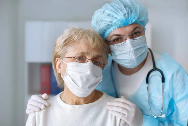 Geneeskunde Gezondheidszorg Dokter Oudere Vrouw Patiënt Coronavirus Covid — Stockfoto