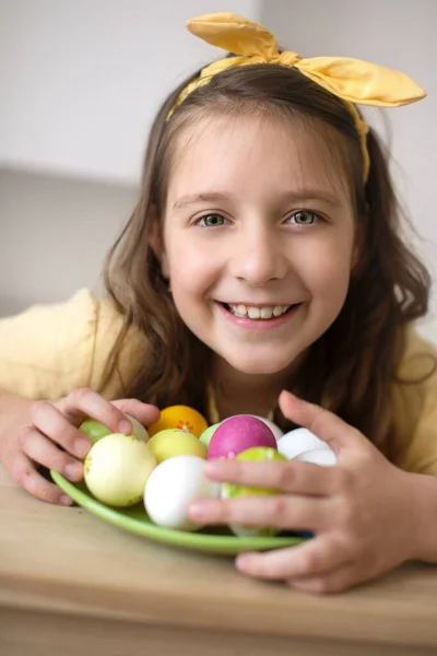 Easter Concept Cute Teens Girl Holding Easter Eggs Home — Stock Photo, Image