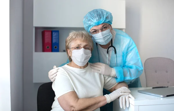 Geneeskunde Gezondheidszorg Dokter Oudere Vrouw Patiënt Coronavirus Covid — Stockfoto