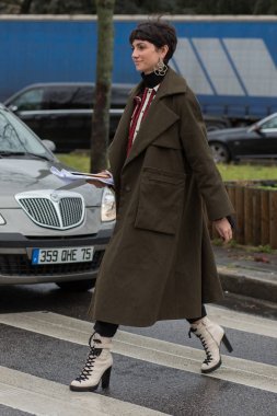 Sokak stil, Paris moda hafta sonbahar kış 2017, günde 6, Paris