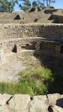 New Mexico 'daki Aztek Ulusal Anıtı' nın Tarihi Mimarisi