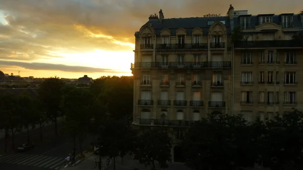 Edifício Arranha Céus Sobre Fundo Pôr Sol — Fotografia de Stock