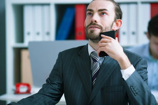 Empresario reflexiona última conversación tuvo lugar por teléfono — Foto de Stock