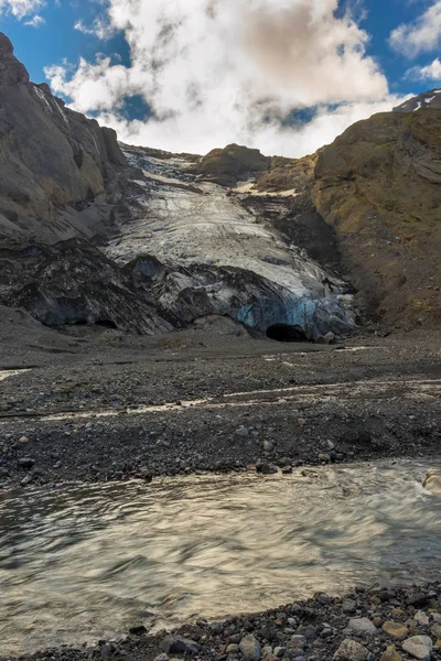 Ggjokull Una Pequeña Capa Hielo Islandia Con Cielo Azul Primer —  Fotos de Stock