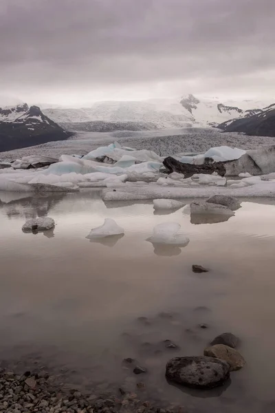 Fjallsarlon Gran Lago Glaciar Sureste Islandia Los Témpanos Hielo Flotantes —  Fotos de Stock