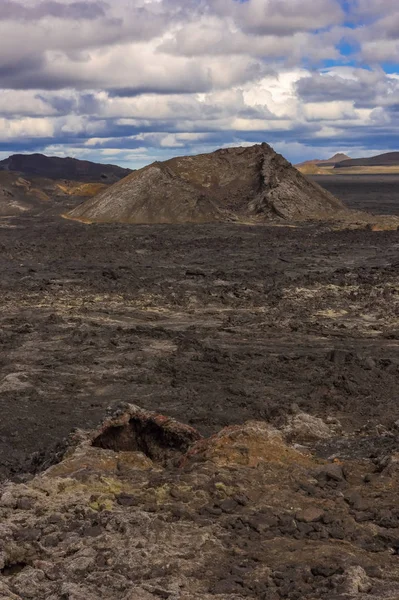 Krafla Ett Vulkanskt Område Island Fantastiskt Lavafält Och Dramatisk Himmel — Stockfoto