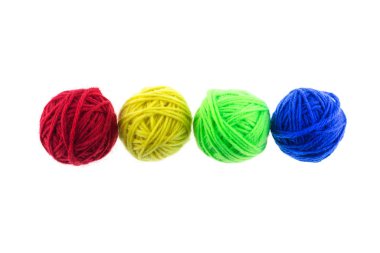 Beyaz arkaplanda birçok renk üst görünümü.