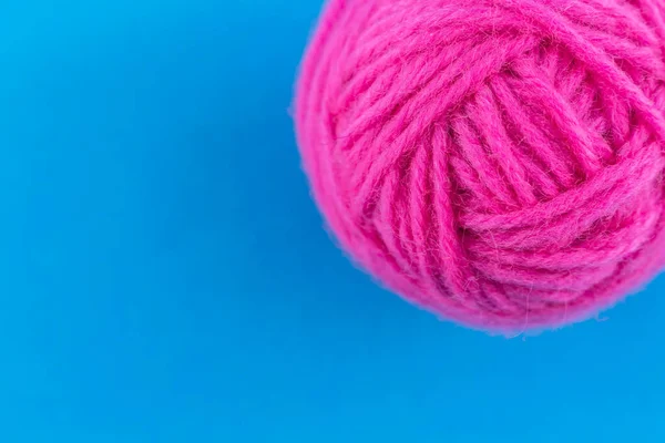 Fonal Színe Rózsaszín Kék Háttér — Stock Fotó