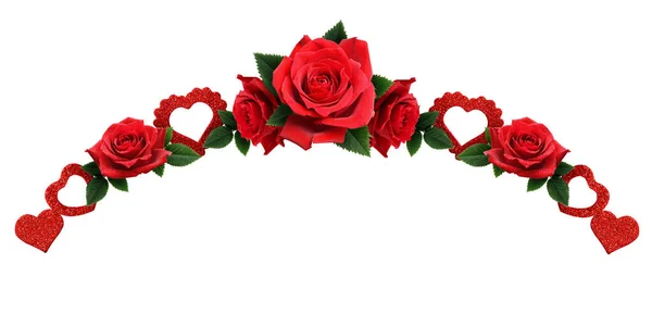 Věnec s třpytky srdce a červené květy růže — Stock fotografie
