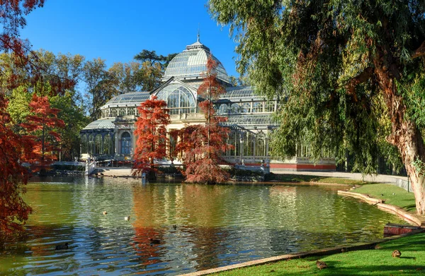 Crystal palece of El Retiro park,Madrid — Stock Photo, Image