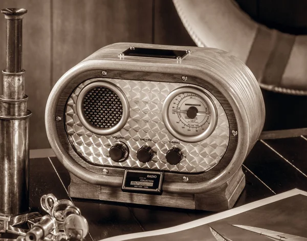 Oldtimer-Radioempfänger — Stockfoto