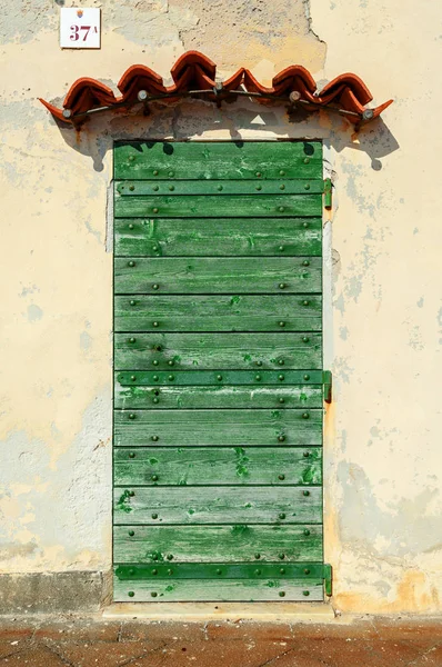 Green door in Alghero;sardinia — Stock Photo, Image