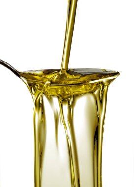 kaşık zeytinyağı akışta