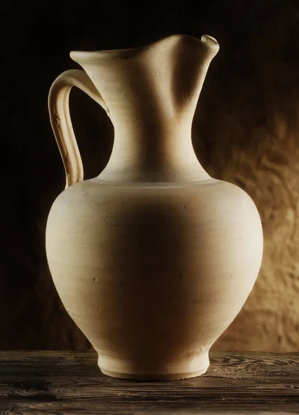 Rustic clay jar — Stock Photo, Image