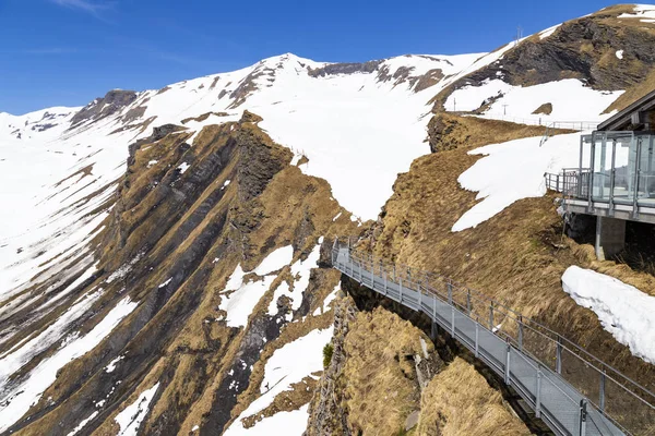 Sky szikla séta az első csúcs az Alpok Mountain Grindelwald Switze — Stock Fotó