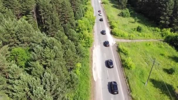 Convoy de vehículos la vista desde la parte superior — Vídeos de Stock