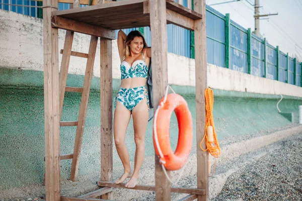Beautiful Happy Smiling Woman Blue Swimsuit Posing Lifeguard Tower — Stock Photo, Image