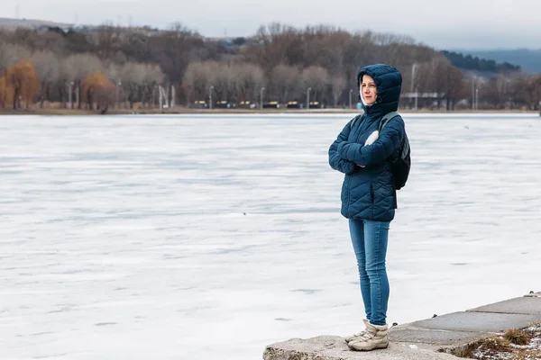 Girl Backpack Young Woman Blue Jacket Hood Looks Distance Frozen — Stock Photo, Image