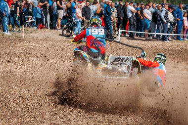 Lebedyanka, Rusya - 25 Ağustos 2019: Rus Motokros Şampiyonası, motokros yarışı hızlanıyor