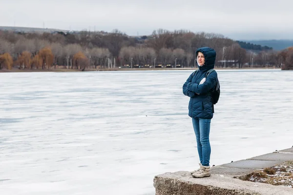 Girl Backpack Young Woman Blue Jacket Hood Looks Distance Frozen — Stock Photo, Image