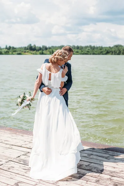 Dance Pier Newlyweds — Stock Photo, Image