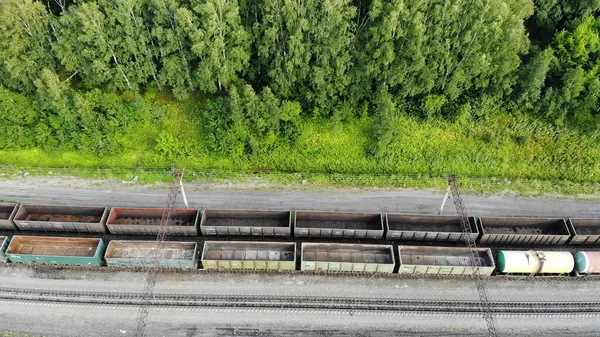 Voo Aéreo Sobre Vias Férreas Com Vagões Carga Vazios Verão — Fotografia de Stock