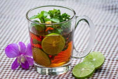 bitkisel çay bardağı